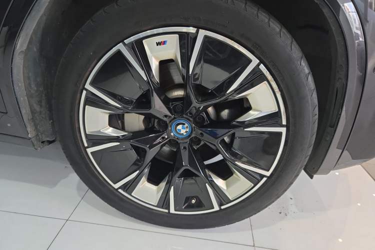Used BMW iX3 2022 Leading Type Right Front Wheel Hub