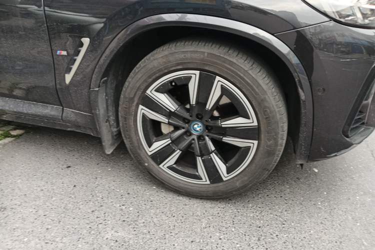 Used BMW iX3 2022 Updated Leading Version Right Front Wheel Hub
