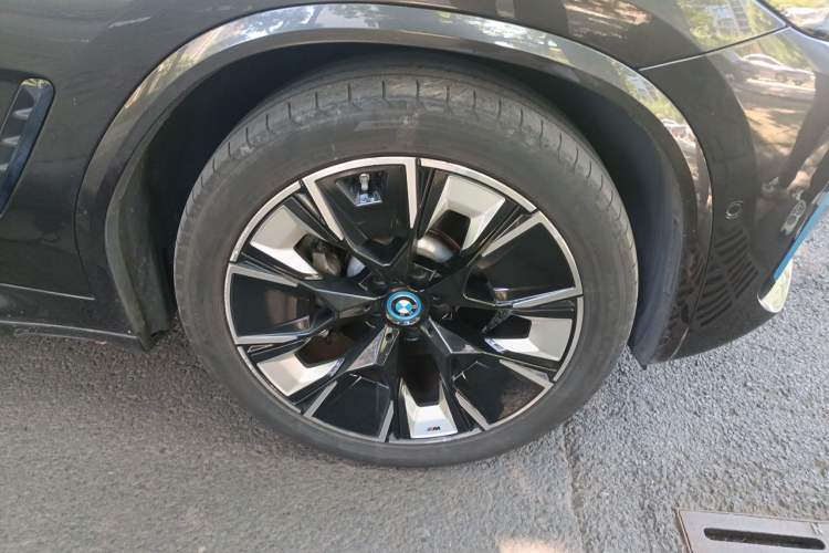 Used BMW iX3 2022 Leading Type Right Front Wheel Hub