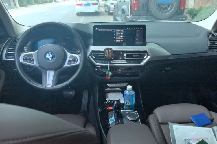 Used BMW iX3 2022 Leading Type Center Console