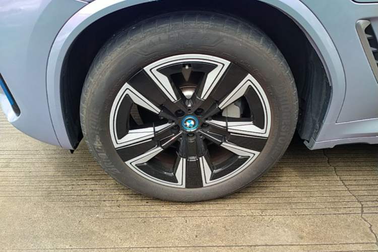 Used BMW iX3 2022 Leading Model Left Front Wheel Hub