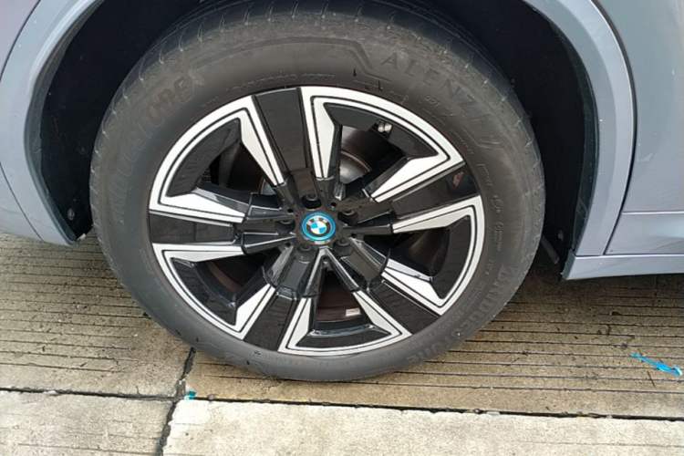 Used BMW iX3 2022 Leading Model Right Rear Wheel Hub