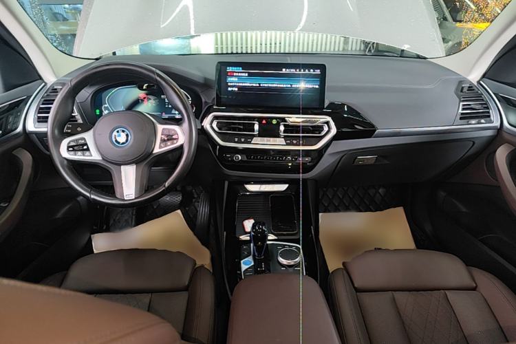 Used BMW iX3 2022 Leading Model Center Console