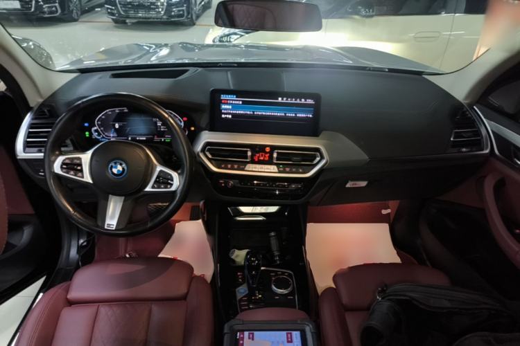 Used BMW iX3 2022 Leading Type Center Console