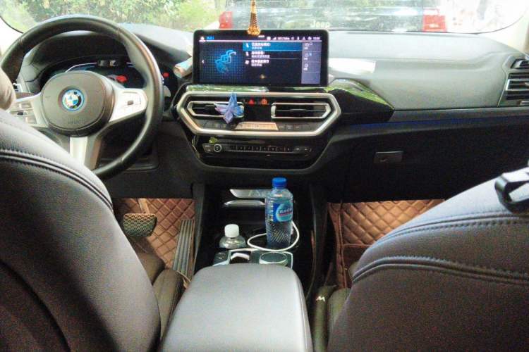 Used BMW iX3 2022 Leading Model Center Console