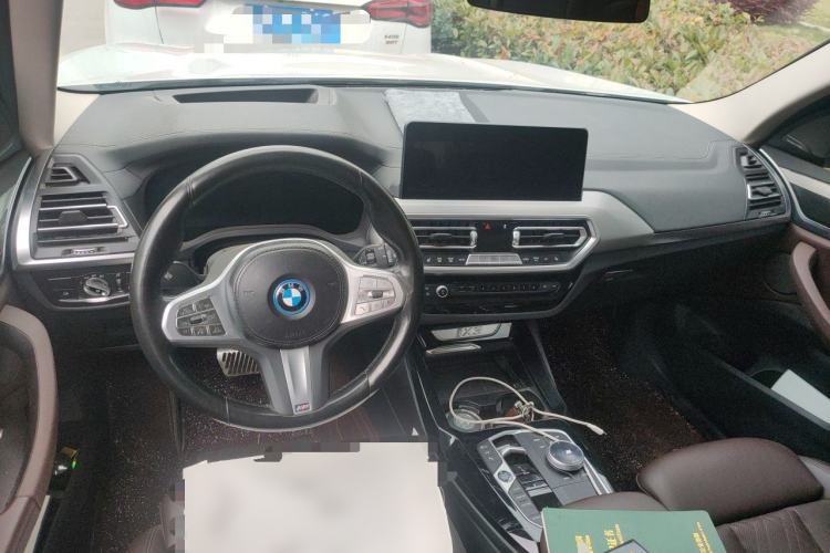 Used BMW iX3 2022 Leading Type Center Console