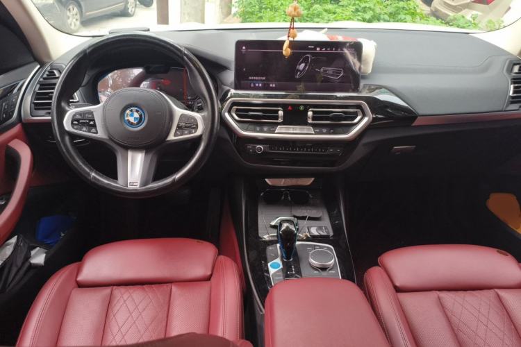 Used BMW iX3 2022 Leading Model Center Console