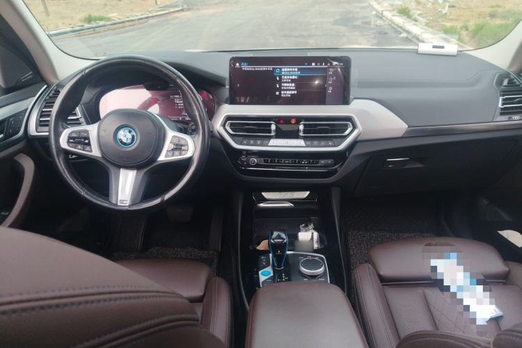 Used BMW iX3 2022 Leading Type Center Console