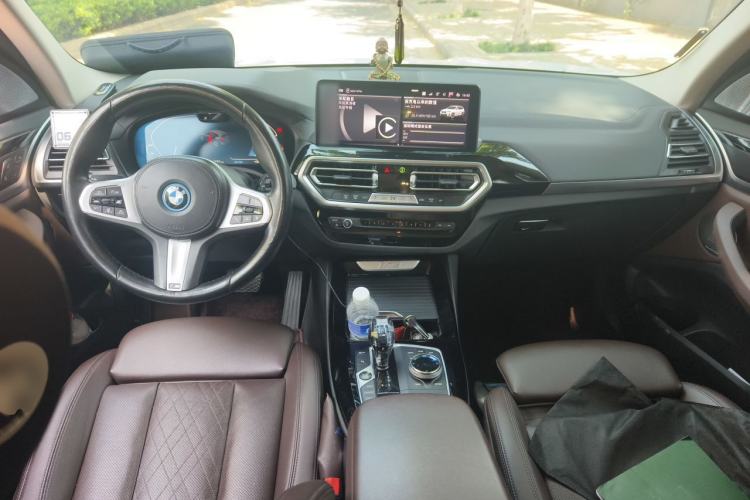 Used BMW iX3 2022 Leading Model Center Console