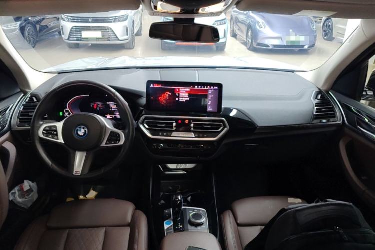 Used BMW iX3 2022 Leading Model Center Console