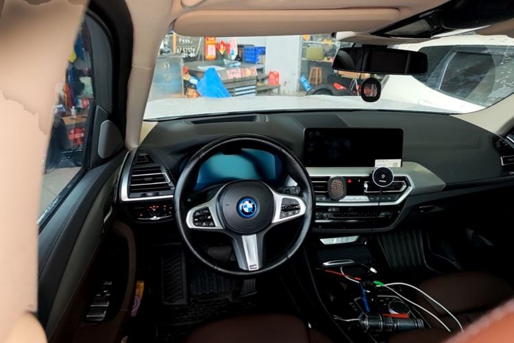 Used BMW iX3 2022 Leading Type Center Console