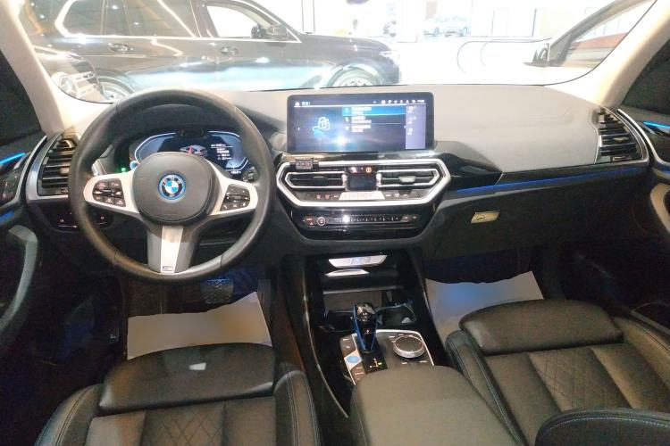 Used BMW iX3 2022 Leading Model Center Console