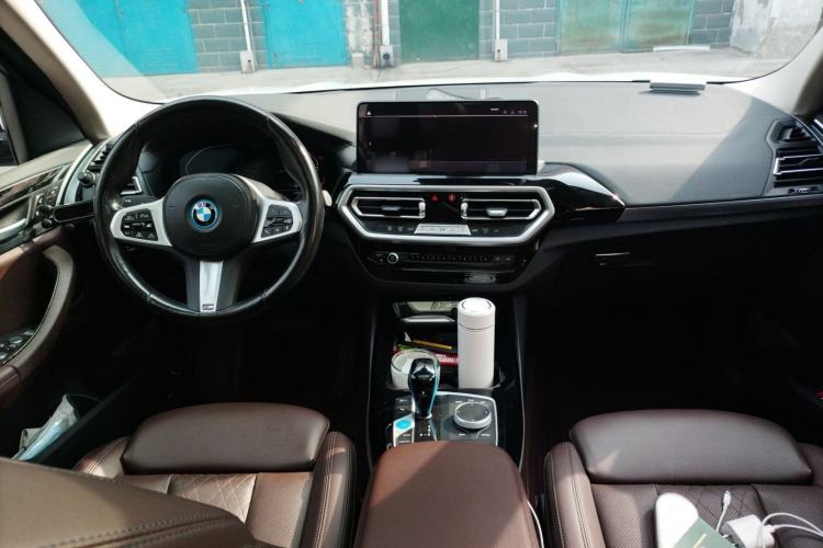 Used BMW iX3 2022 Leading Model Center Console