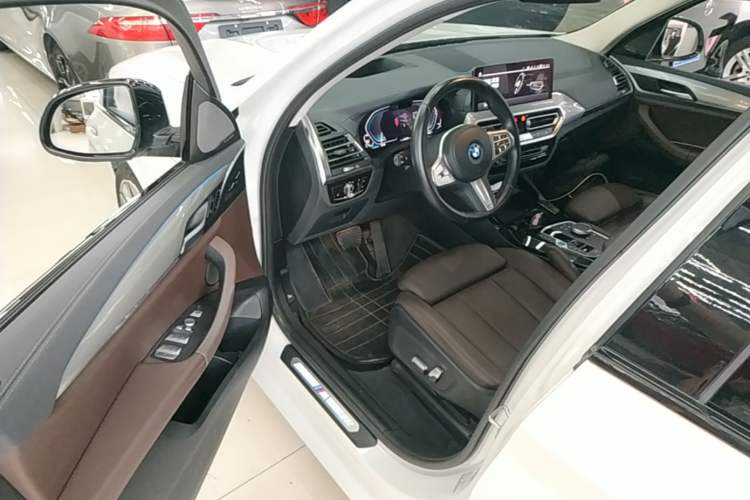 Used BMW iX3 2022 Updated Leading Type Driver Seat
