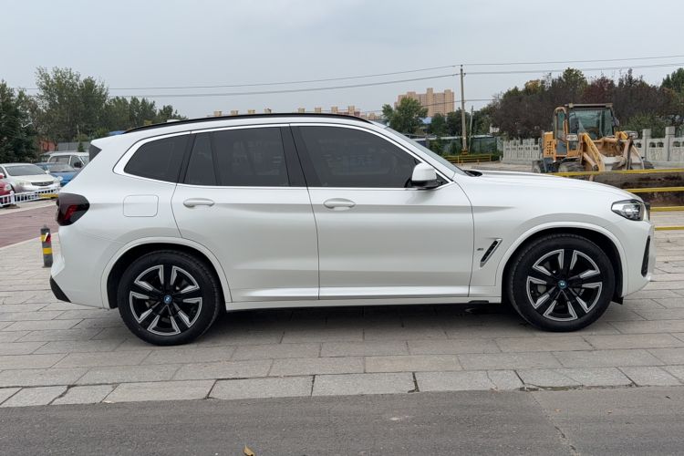 Used BMW iX3 2022 Leading Model Exterior 3