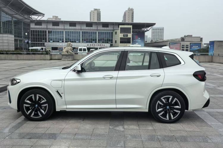 Used BMW iX3 2022 Leading Model Exterior 4