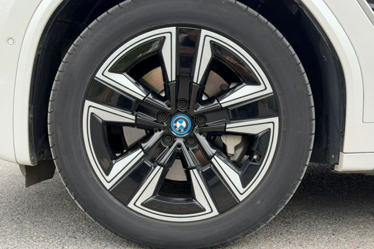 Used BMW iX3 2022 Leading Model Exterior 8