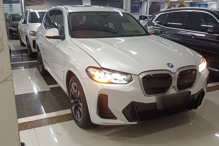 Used BMW iX3 2022 Updated Leading Version Front Right 45 Deg