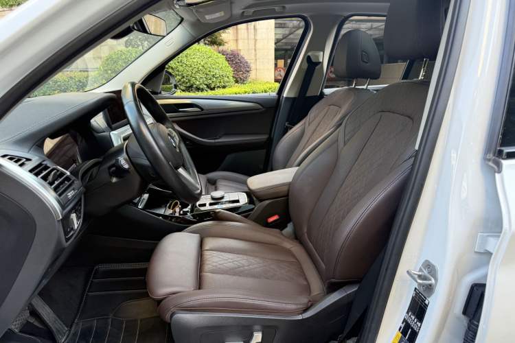 Used BMW iX3 2022 Updated Leading Type Interior 1