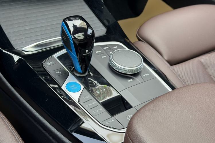 Used BMW iX3 2022 Leading Model Interior 1