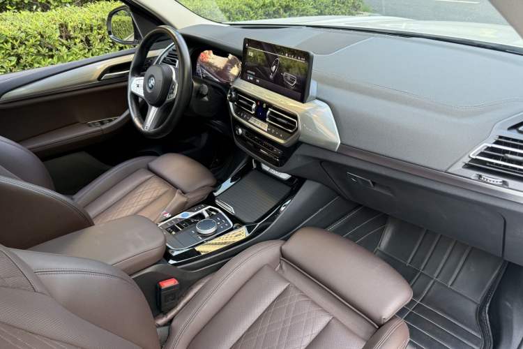 Used BMW iX3 2022 Updated Leading Type Interior 10