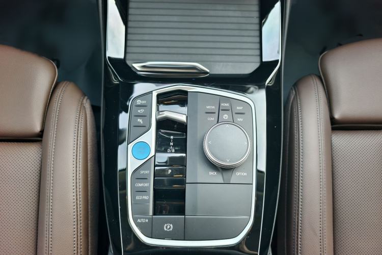 Used BMW iX3 2022 Updated Leading Type Interior 10