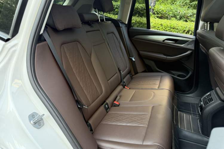 Used BMW iX3 2022 Updated Leading Type Interior 4