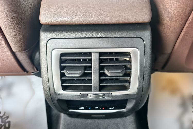 Used BMW iX3 2022 Updated Leading Type Interior 5