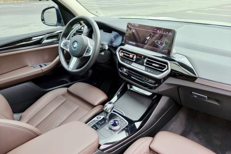 Used BMW iX3 2022 Leading Model Interior 8