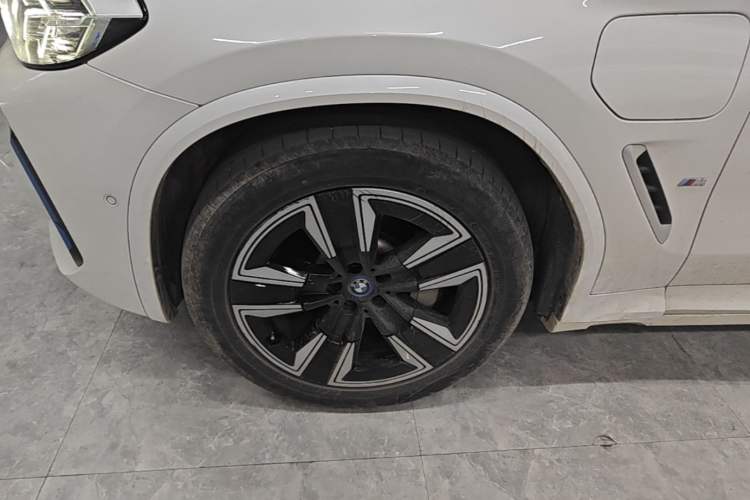 Used BMW iX3 2022 Leading Model Left Front Wheel Hub