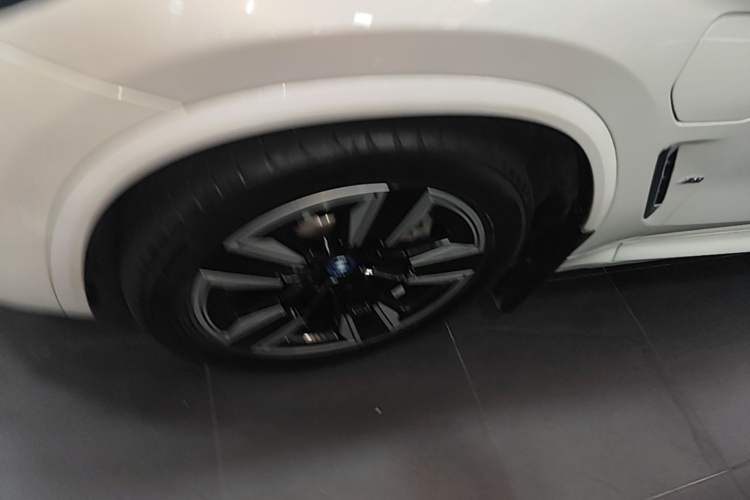Used BMW iX3 2022 Updated Leading Version Left Front Wheel Hub