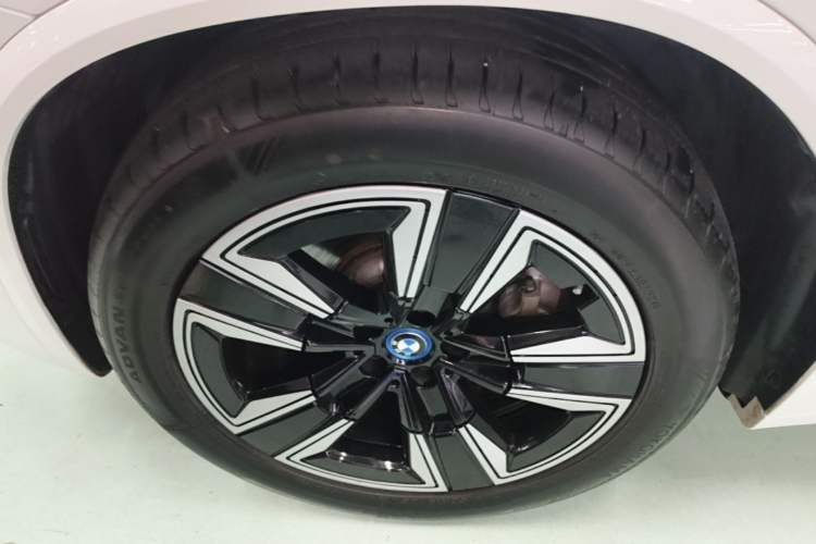 Used BMW iX3 2022 Leading Model Left Front Wheel Hub