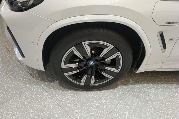 Used BMW iX3 2022 Leading Model Left Front Wheel Hub
