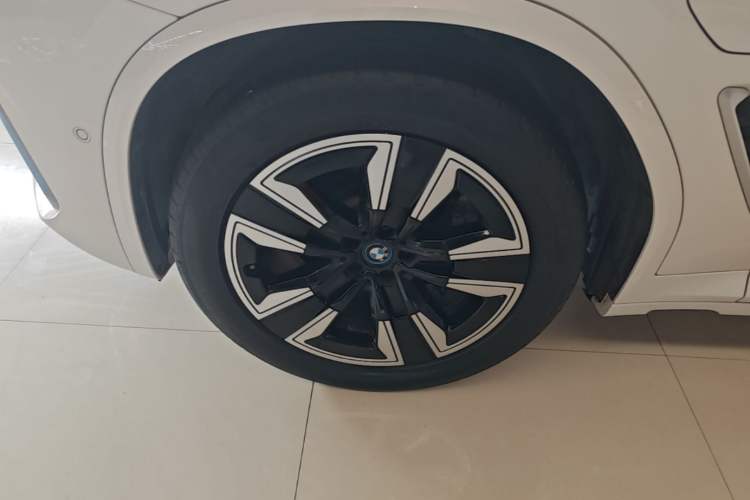 Used BMW iX3 2022 Leading Model Left Front Wheel Hub
