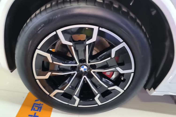 Used BMW iX3 2022 Leading Model Left Front Wheel Hub