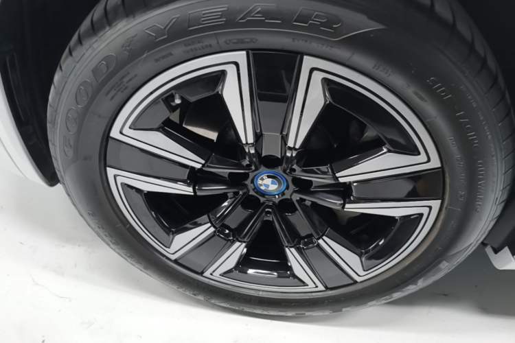 Used BMW iX3 2022 Leading Model Left Front Wheel Hub