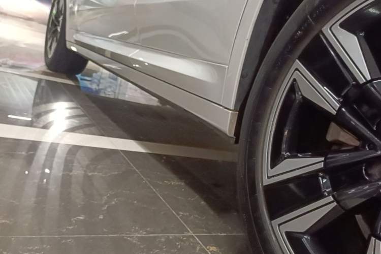 Used BMW iX3 2022 Updated Leading Version Left Side Sill