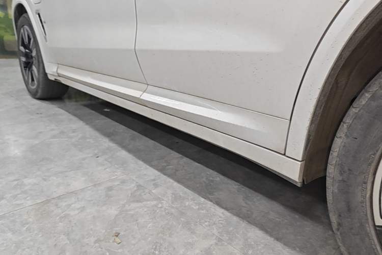 Used BMW iX3 2022 Leading Model Left Side Sill