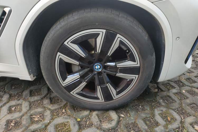 Used BMW iX3 2022 Leading Model Right Front Wheel Hub