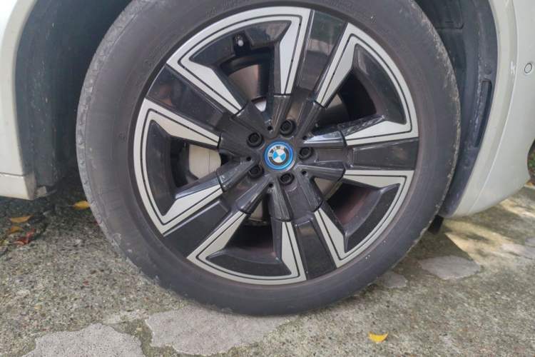 Used BMW iX3 2022 Leading Model Right Front Wheel Hub