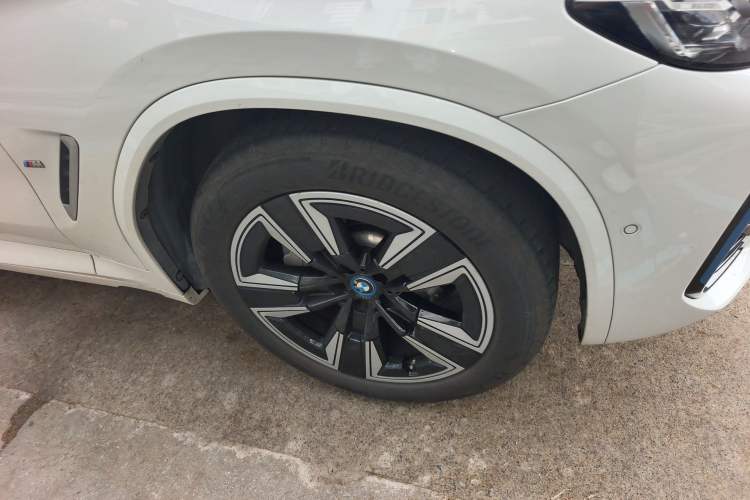 Used BMW iX3 2022 Leading Model Right Front Wheel Hub