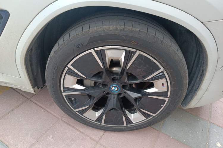Used BMW iX3 2022 Leading Type Right Front Wheel Hub