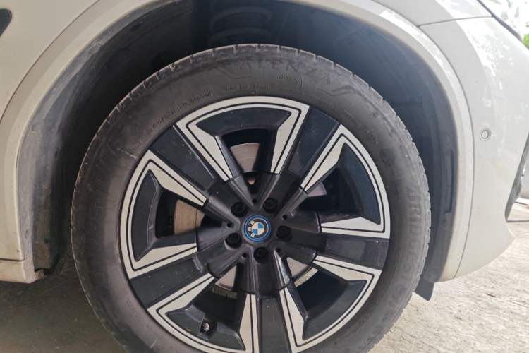 Used BMW iX3 2022 Leading Model Right Front Wheel Hub
