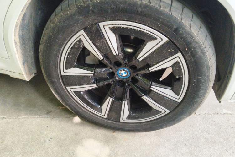 Used BMW iX3 2022 Leading Model Right Front Wheel Hub