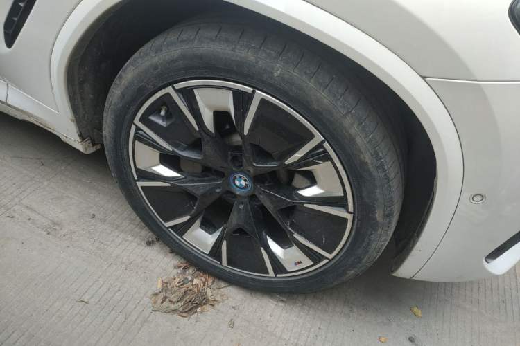 Used BMW iX3 2022 Leading Type Right Front Wheel Hub