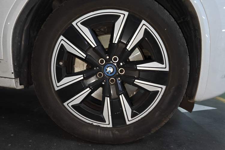 Used BMW iX3 2022 Updated Leading Version Right Front Wheel Hub
