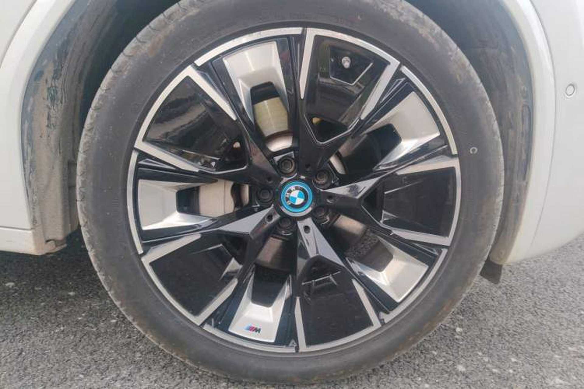 Used BMW iX3 2022 Leading Type Right Front Wheel Hub