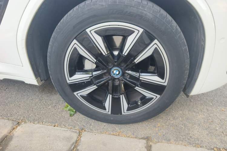 Used BMW iX3 2022 Leading Model Right Front Wheel Hub