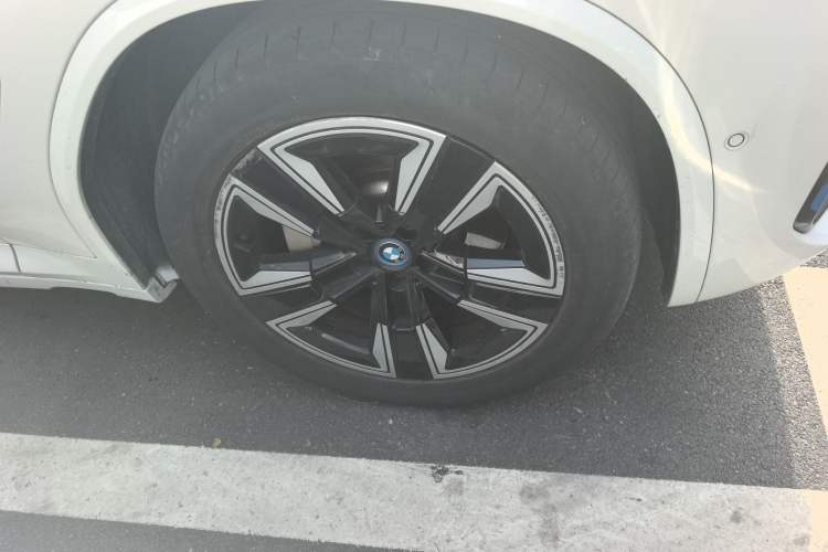 Used BMW iX3 2022 Leading Model Right Front Wheel Hub