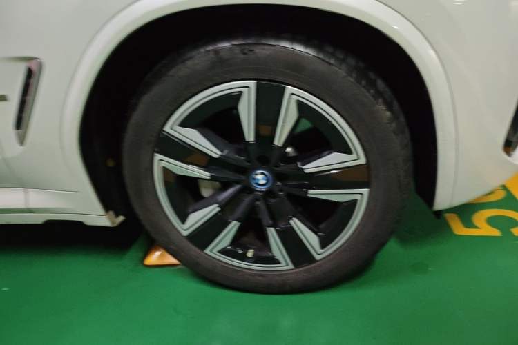 Used BMW iX3 2022 Leading Model Right Front Wheel Hub